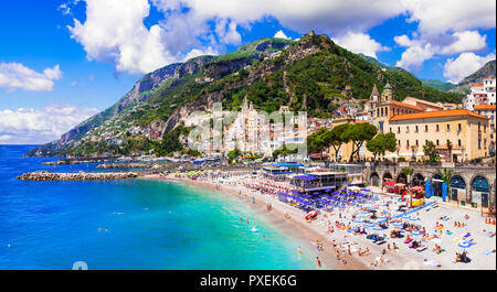 La bellissima Amalfi village,vista panoramica,Campania,l'Italia. Foto Stock