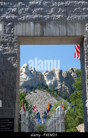 Montare Rushnore su un bel cielo azzurro giorno. Foto Stock