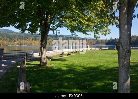 Percorso litoraneo Rocky Point Park in Port Moody, BC, Canada. Foto Stock