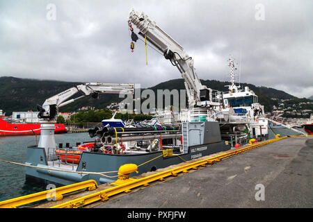 Recipiente di utilità processore Volt nel porto di Bergen, Norvegia Foto Stock