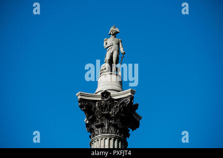 Nelsons Column, Trafalgar Square, Londra. Ottobre 2018 Nelson la colonna è un monumento a Trafalgar Square a Londra centrale costruito per commemorare Admira Foto Stock