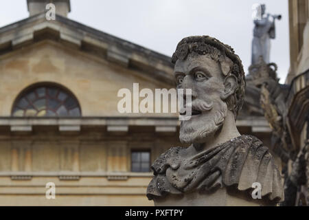 Gigante di pietra teste di imperatori Oxford Inghilterra Foto Stock