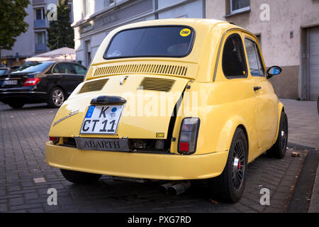 Vecchia Nuova Fiat 500 Abarth, Colonia, Germania. alter Nuova Fiat 500 Abarth, Koeln, Deutschland. Foto Stock