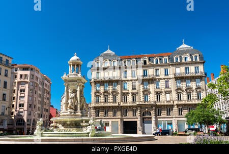 Fontana a Place des giacobini a Lione, Francia Foto Stock