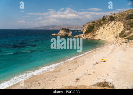 Strand spiaggia Pasqyra zwischen Saranda und Ksamil, Albanien, Europa | specchio o Pasqyra spiaggia tra Sarande e Ksamil, Albania, Europa Foto Stock