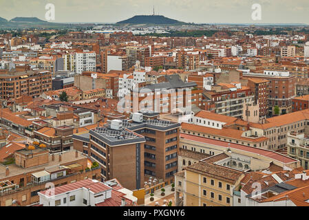 Vista aerea di Valladolid con la collina di San Cristobal in background, Castilla y Leon, Spagna, Europa Foto Stock