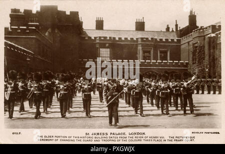 Cambio della guardia a St. James's Palace, Londra Foto Stock