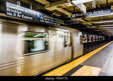 Quattordicesima Strada - Ottava Avenue stazione della metropolitana Manhattan   New York New York, Stati Uniti d'America Foto Stock