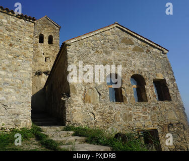 Monastero di Nekresi edifici vista comune in estate con il blu del cielo Foto Stock