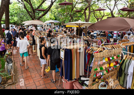 Il settimanale, succedendo JingJai organico Mercato Agricolo, Chiang Mai, Thailandia Foto Stock