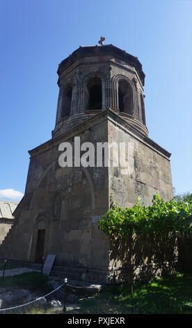 Monastero di Zarzma Torre Campanaria vista in estate con cielo blu Foto Stock