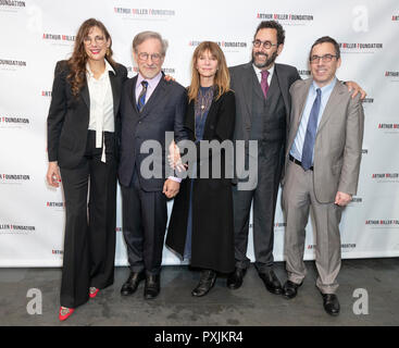 New York, NY - Ottobre 22, 2018: Rebecca Miller, Steven Spielberg, Kate Capshaw, Tony Kushner, Mark Harris frequentare 2018 Arthur Miller Foundation Gala onora al City Winery Credito: lev radin/Alamy Live News Foto Stock