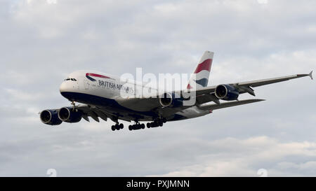 Richmond, British Columbia, Canada. 2 Sep, 2018. Un British Airways Airbus A380-800 (G-XLED) wide-body superjumbo aereo jet su breve avvicinamento finale per l'atterraggio. L'Airbus A380 è il più grande del mondo di jet del passeggero. Credito: Bayne Stanley/ZUMA filo/Alamy Live News Foto Stock