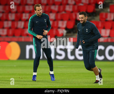 Eindhoven, Paesi Bassi. Ottobre 23. 2018 Tottenham Hotspur Harry Kane durante il Tottenham Hotspur sessione di allenamento in anticipo della UEFA Champions League gruppo B il match contro il PSV Eindhoven alla Phillips stadium di Eindhoven, Paesi Bassi, il 23 Ottobre , 2018 Azione di Credito Foto Sport Credit: Azione Foto Sport/Alamy Live News Foto Stock