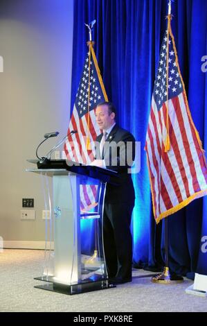 Dal congressista Josh Gottheimer con New Jersey, 5° distretto, discusso dell' importanza di civili / cooperazione militare come funzionamento Hackensack SMART e che vi è la necessità di essere più partenariati come questo nella comunità in tutto il New Jersey e in tutto il paese. Il 5 giugno 2017, Hackensack University Medical Center e gli Stati Uniti La riserva di esercito ha annunciato la formazione di funzionamento Hackensack S.M.A.R.T. (Strategica medico Disponibilità asset Formazione), un innovativo, prima del suo genere partenariato che si concentra su alta qualità, specialità individualizzato la formazione medica per il servizio ai deputati di imp Foto Stock