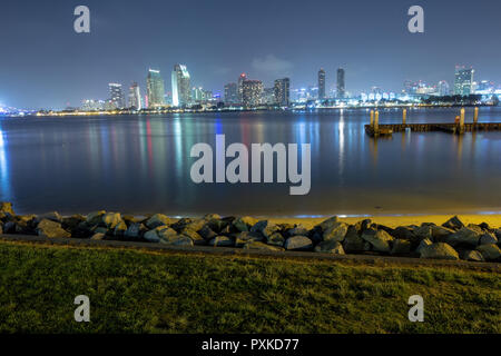 La città di San Diego il colpo da Coronado di notte Foto Stock