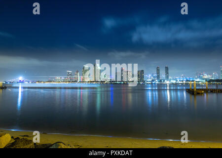 La città di San Diego il colpo da Coronado di notte Foto Stock