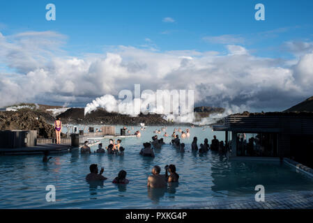 Le acque termali in Islanda. La famosa laguna blu Foto Stock