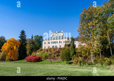 Zámek Ratibořice, Babiččino údolí, Česká republika / castle Ratiborice, East Bohemian Region, Repubblica Ceca Foto Stock