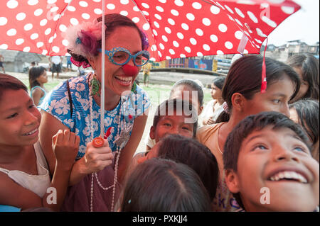 Il peruviano attrice Wendy Ramos, fondatore della "bolaroja', durante il festival Belen Foto Stock