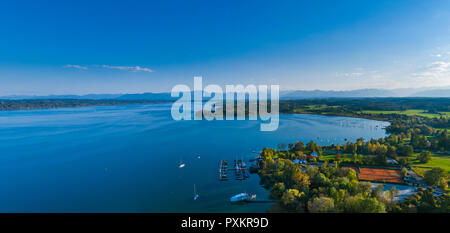 Vista sul lago di Starnberg vicino Tutzing, Alta Baviera, Baviera, Germania, Europa Foto Stock