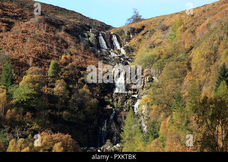 Rhiwargor cascata sul fiume Eiddew vicino a Lake Vyrnwy, Powys, Wales, Regno Unito. Foto Stock