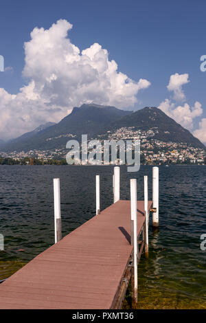 Pontile a Lugano il Lago di Lugano, Svizzera Foto Stock