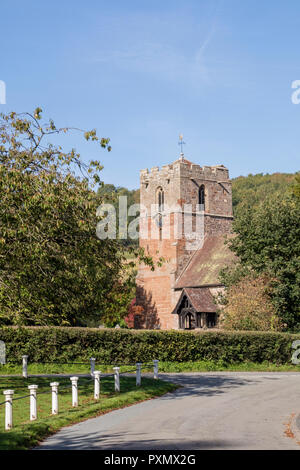 La Chiesa di San Giovanni Battista nel villaggio di Eastnor, Herefordshire, England, Regno Unito Foto Stock