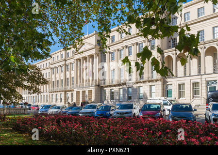 Lunga reggenza costruendo alloggi Cheltenham Borough Consiglio uffici comunali in passeggiata, Cheltenham, Gloucestershire, Regno Unito Foto Stock