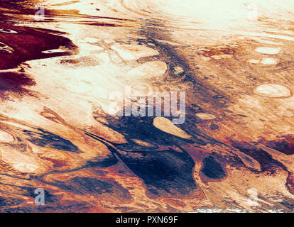 Colorato sfondo astratto, carta da parati e ricco e luminoso, texture con spazio per il testo. Acrilico liquido misto a colori spazzolata. Underwater fantasy giornate mondiali Foto Stock