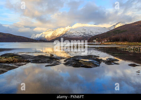 Kaldfjord, Autunno in inverno paesaggio panoramico immagini prese sull isola Kvaloya Troms comune, nei pressi di Tromso Norvegia Foto Stock