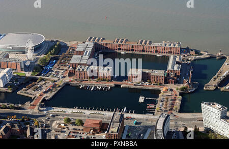 Vista aerea del Royal Albert Dock & Salthouse Dock Liverpool waterfront Foto Stock