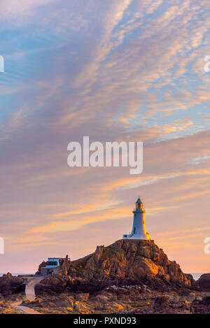 Regno Unito, Isole del Canale, Jersey, Corbiere Lighthouse Foto Stock