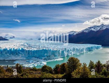 Ghiacciaio Perito Moreno, vista in elevazione, parco nazionale Los Glaciares, Santa Cruz Provincia, Patagonia, Argentina Foto Stock