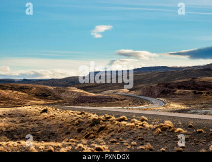 Ruta 40 vicino al Perito Moreno città, Santa Cruz Provincia, Patagonia, Argentina