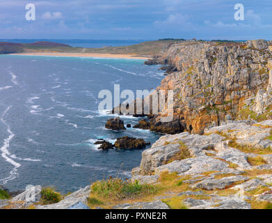 Francia, Finisterre, Armorica Parco Naturale Regionale, Crozon penisola, Camaret-sur-Mer, Pointe de Pen-Hir Foto Stock