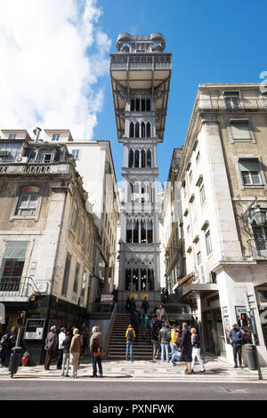 Elevador de Santa Justa Lisbona Elevador de Santa Justa,anche chiamato Carmo sollevare Elevador do Carmo, Foto Stock