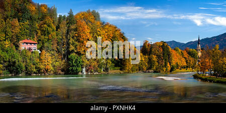 DE - Baviera: Fiume Isar a Bad Toelz Foto Stock