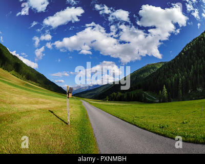 L'Italia, Alto Adige, percorso verso Slingia Pass Foto Stock