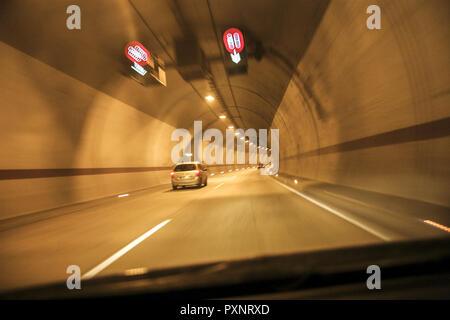 Nel tunnel Sitina, Bratislava, Slovacchia Foto Stock