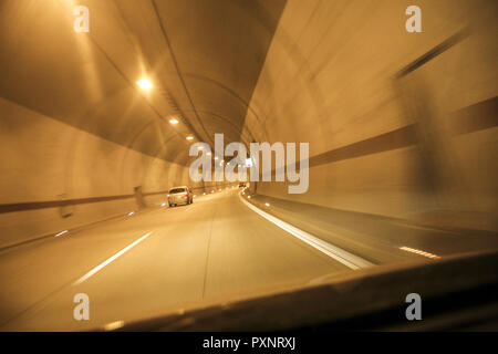 Nel tunnel Sitina, Bratislava, Slovacchia Foto Stock