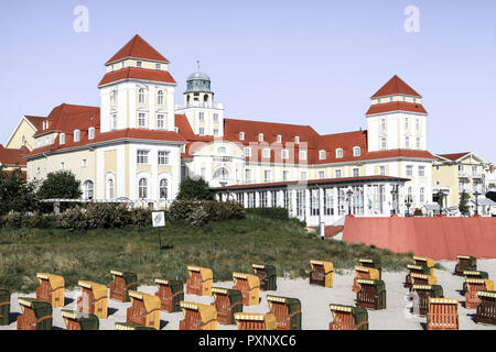 Deutschland, Meclenburgo-Pomerania Occidentale, Ostsee, Insel Ruegen, Ostseebad Binz, Kurhaus Foto Stock