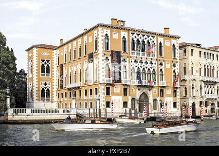 Palazzo Cavalli Franchetti am Canale Grande in Venedig, ITALIEN Foto Stock