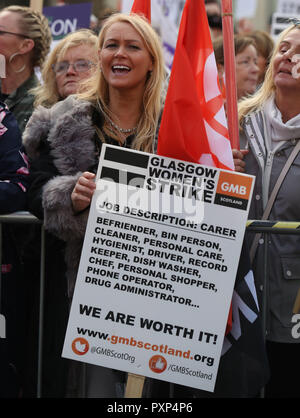 Riscontri al di fuori del consiglio di Glasgow's city chambers in George Square per un rally di massa durante una 48 ore di sciopero da 8.000 GMB e di Unison membri su una pari retribuzione rivendicazione. Foto Stock