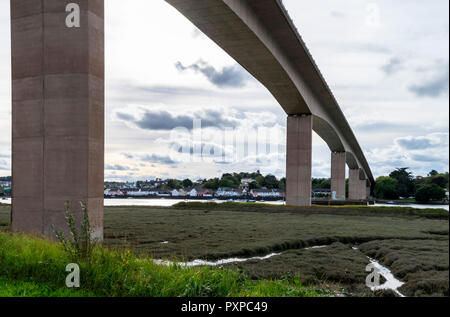 Il Torridge Bridge, guardando verso Appledore, Devon dal Tarka Trail Foto Stock