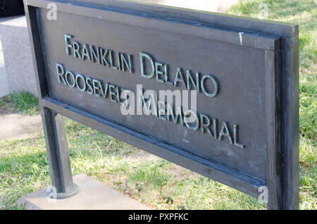 Segno per il Franklin Delano Roosevelt Memorial a Washington DC in una giornata di sole Foto Stock