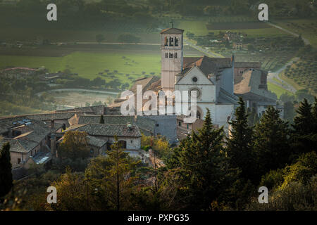 Basilica di San Francesco Assisi dall'alto. Assi, Perugia, Umbria, Italia Foto Stock