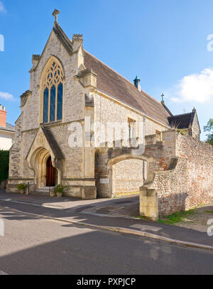 San Giuseppe e Santa Teresa chiesa cattolica costruita nel 1877 costruito da disegni di Charles Hansom per un convento carmelitano in pozzetti, Somerset, Regno Unito Foto Stock