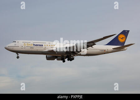 D-ABYM, Boeing 747-830 der Lufthansa als "5-Starhansa' am Flughafen Frankfurt am Main (FRA), 23.09.2018 Foto Stock