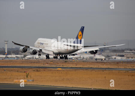 D-ABYM, Boeing 747-830 der Lufthansa als "5-Starhansa' am Flughafen Frankfurt am Main (FRA), 23.09.2018 Foto Stock